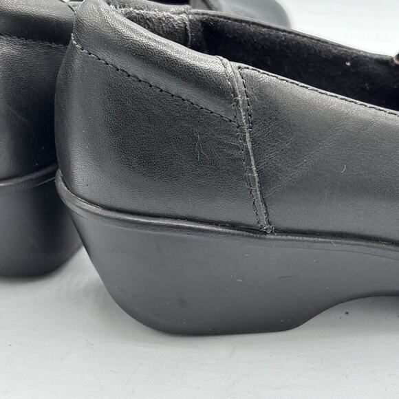 Clarks Collection Esha Marigold Women’s 9M Black Leather Loafers Slip-On Comfort - Picture 10 of 11